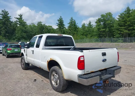 2010 Ford F-250 Lariat/Xl/Xlt z USA, uszkodzony, nr VIN 1FTSX2BR9AEA14060
